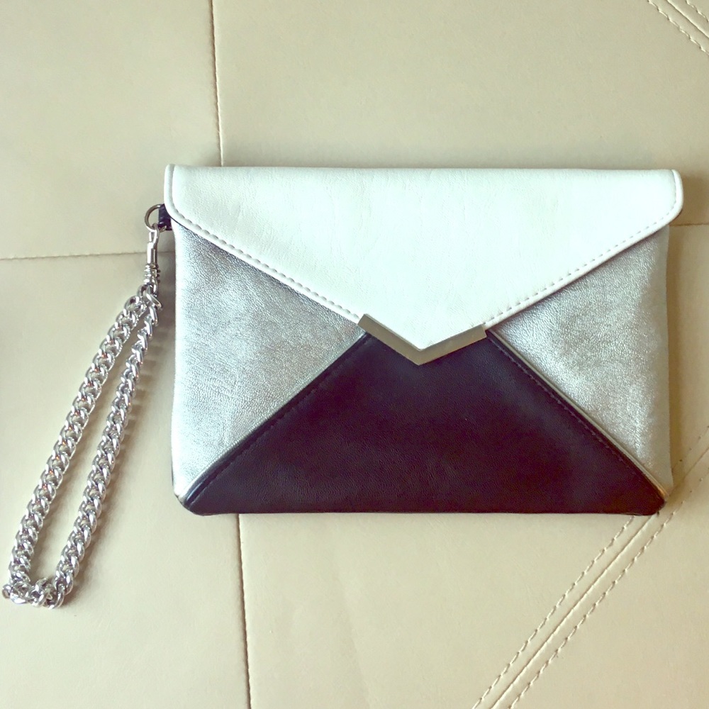 Wristlet with Snap Closure